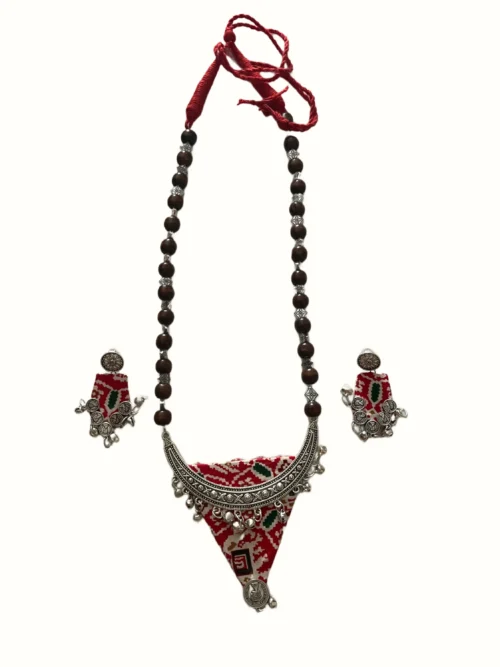 Red Printed Fabric Triangular Pendant Necklace Set with Wooden Beads