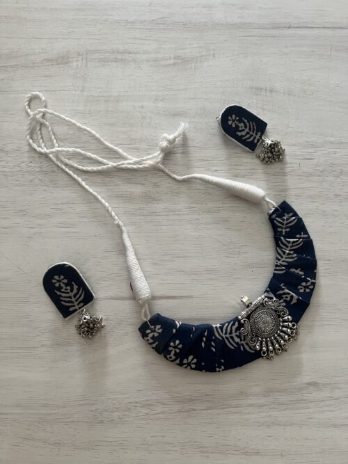 Indigo fabric necklace set with floral motifs and silver-tone pendant2